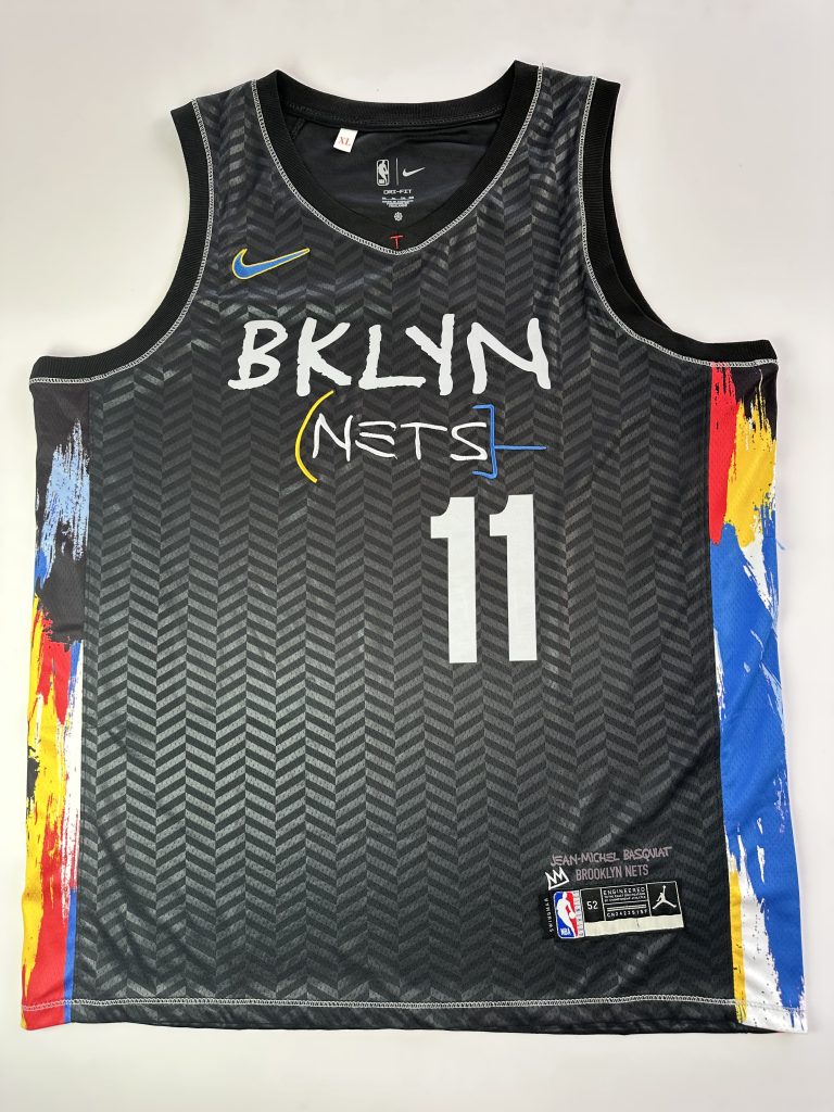 Camiseta Brooklyn Nets Kyrie Irving #11 Basquiat City Edition frontal