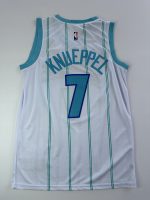 Camiseta NBA Charlotte Hornets Knueppel #7 blanca vista posterior con nombre y número