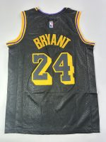 Camiseta NBA Los Angeles Lakers Kobe Bryant #24 negra edición Preseason vista posterior
