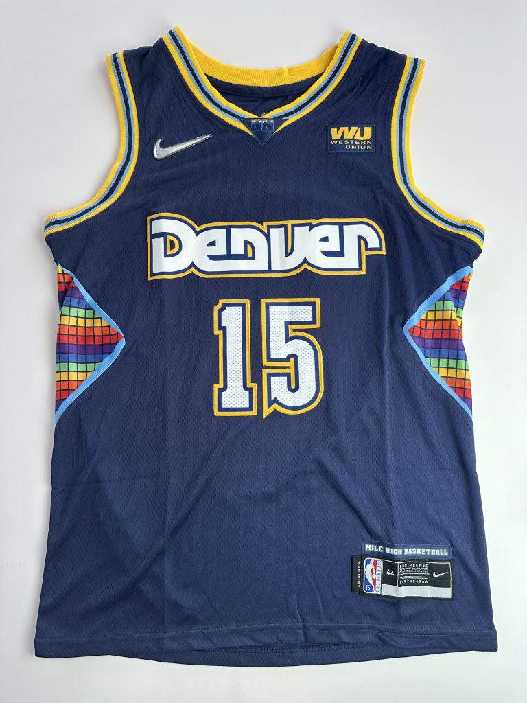 Camiseta NBA Denver Nuggets Nikola Jokić #15 azul City Edition vista frontal