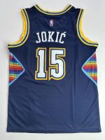 Camiseta NBA Denver Nuggets Nikola Jokić #15 azul City Edition vista posterior