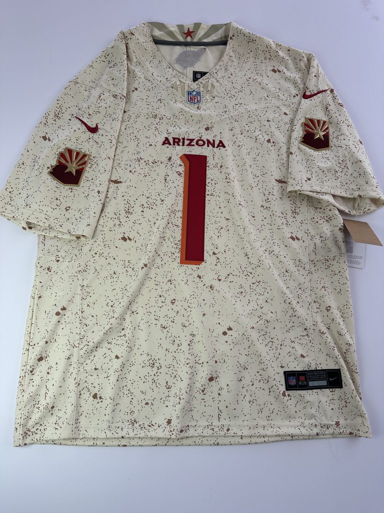 Camiseta NFL Arizona Cardinals Kyler Murray #1 Salute to Service arena vista frontal