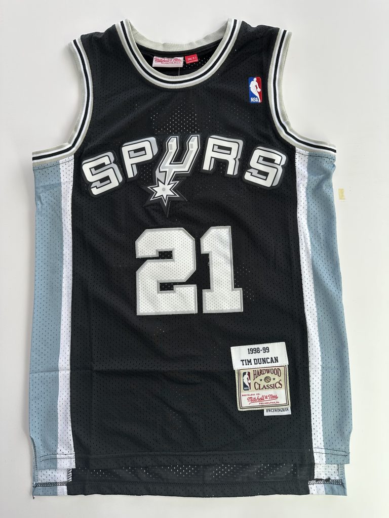 Camiseta NBA San Antonio Spurs Tim Duncan #21 negra Hardwood Classics 1998-99 vista frontal
