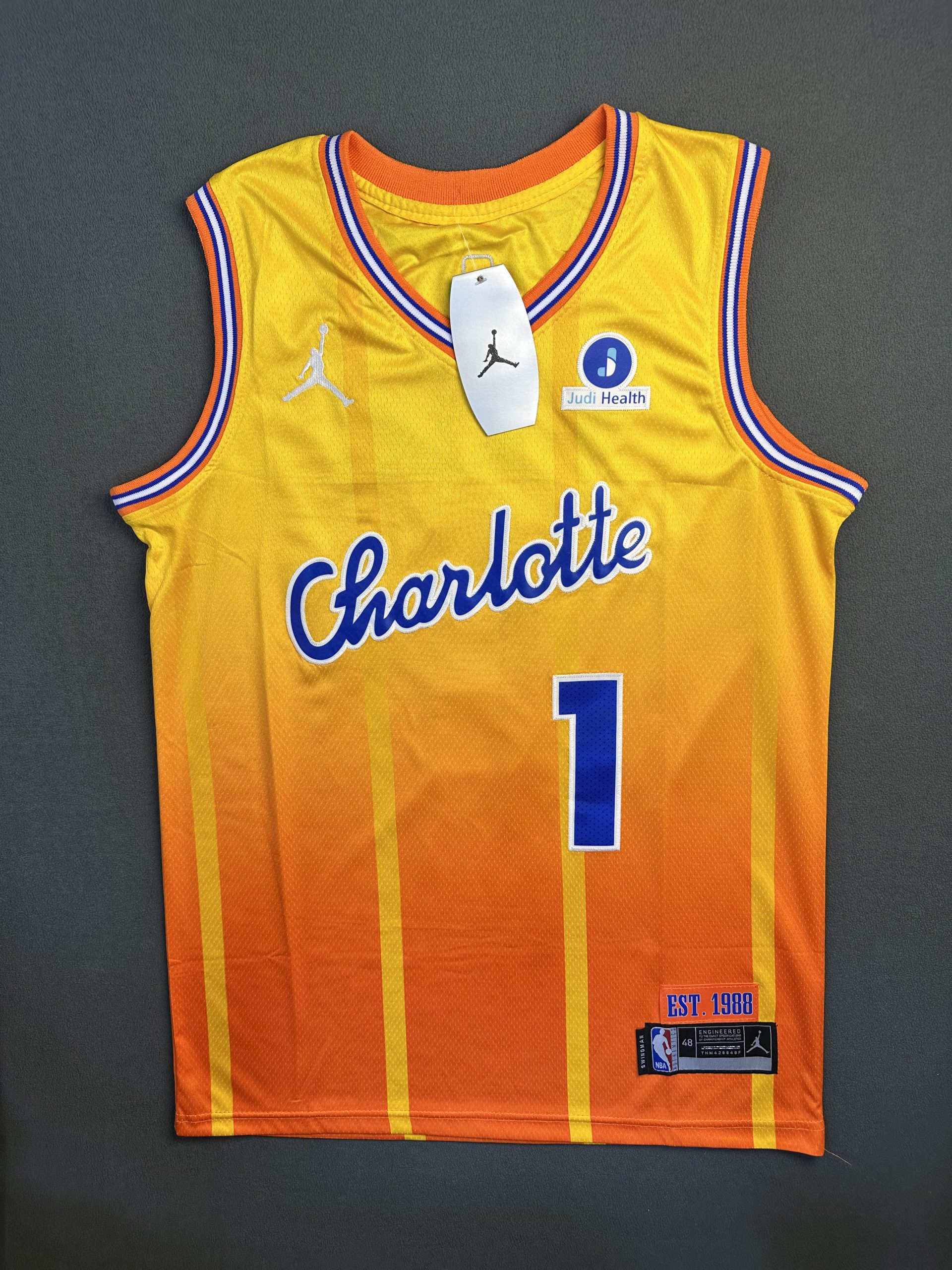 Camiseta Charlotte Ball #1 Jordan Naranja - Vista frontal