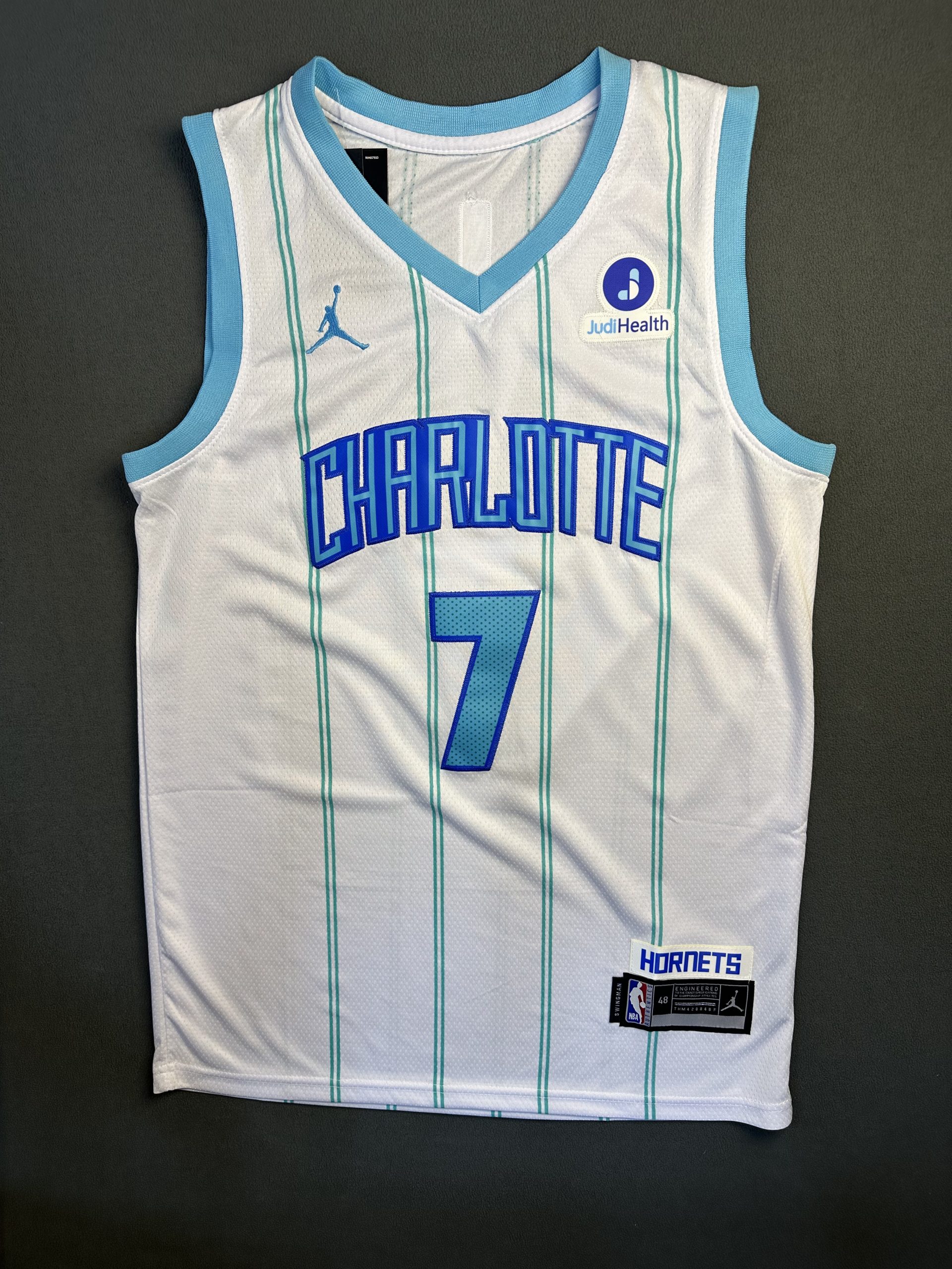 Camiseta Charlotte Hornets Knieppel #7 Jordan Blanco - Vista frontal