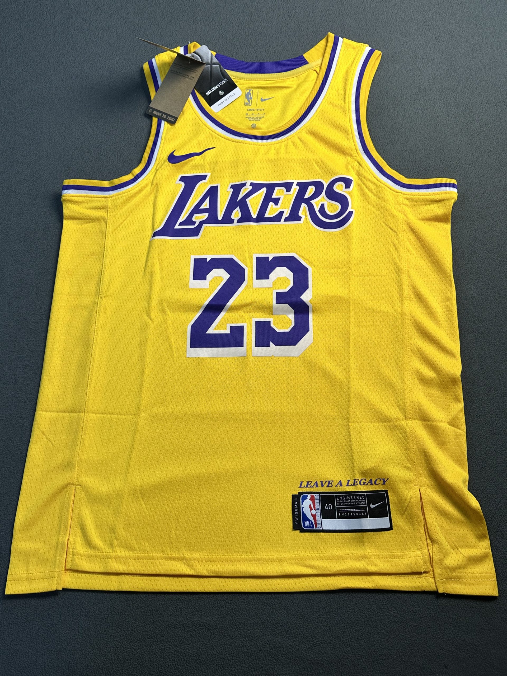 Camiseta Los Angeles Lakers Lebron James #23 Nike Amarillo - Vista frontal