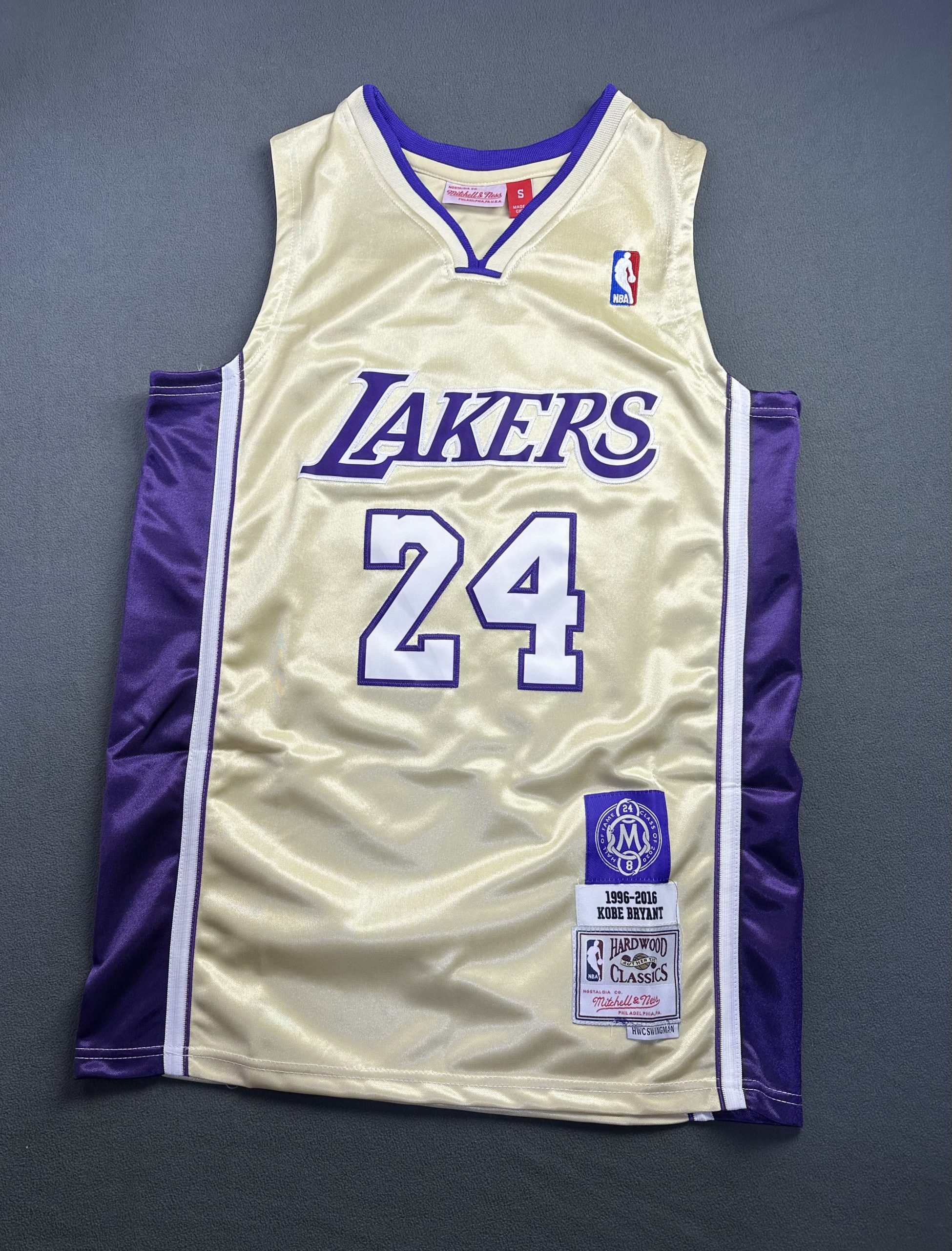 Camiseta Los Angeles Lakers Kobe Bryant #24 Mitchell & Ness Dorado - Vista frontal