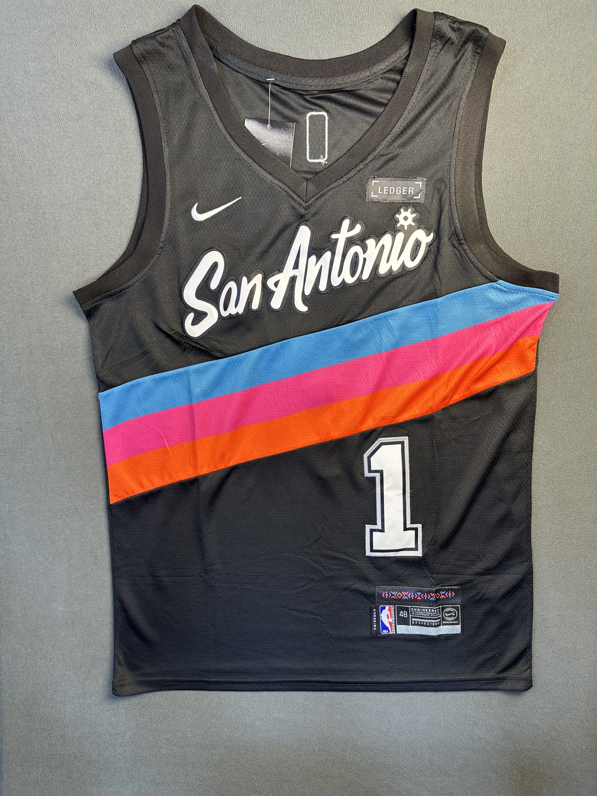 Camiseta San Antonio Spurs Wembanyama #1 Nike Negro - Vista frontal