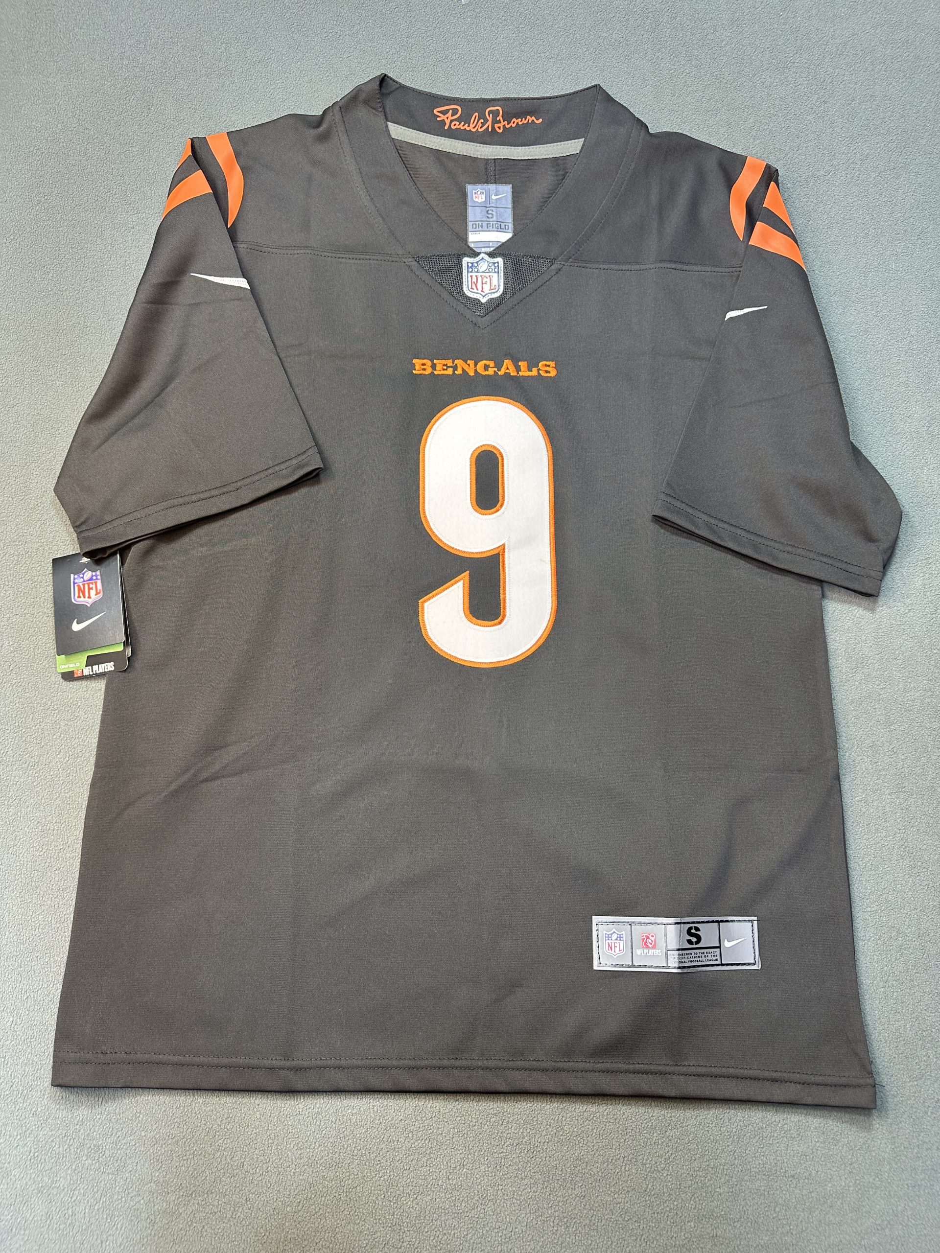 Camiseta Cincinnati Bengals Burrow #9 Nike Gris - Vista frontal
