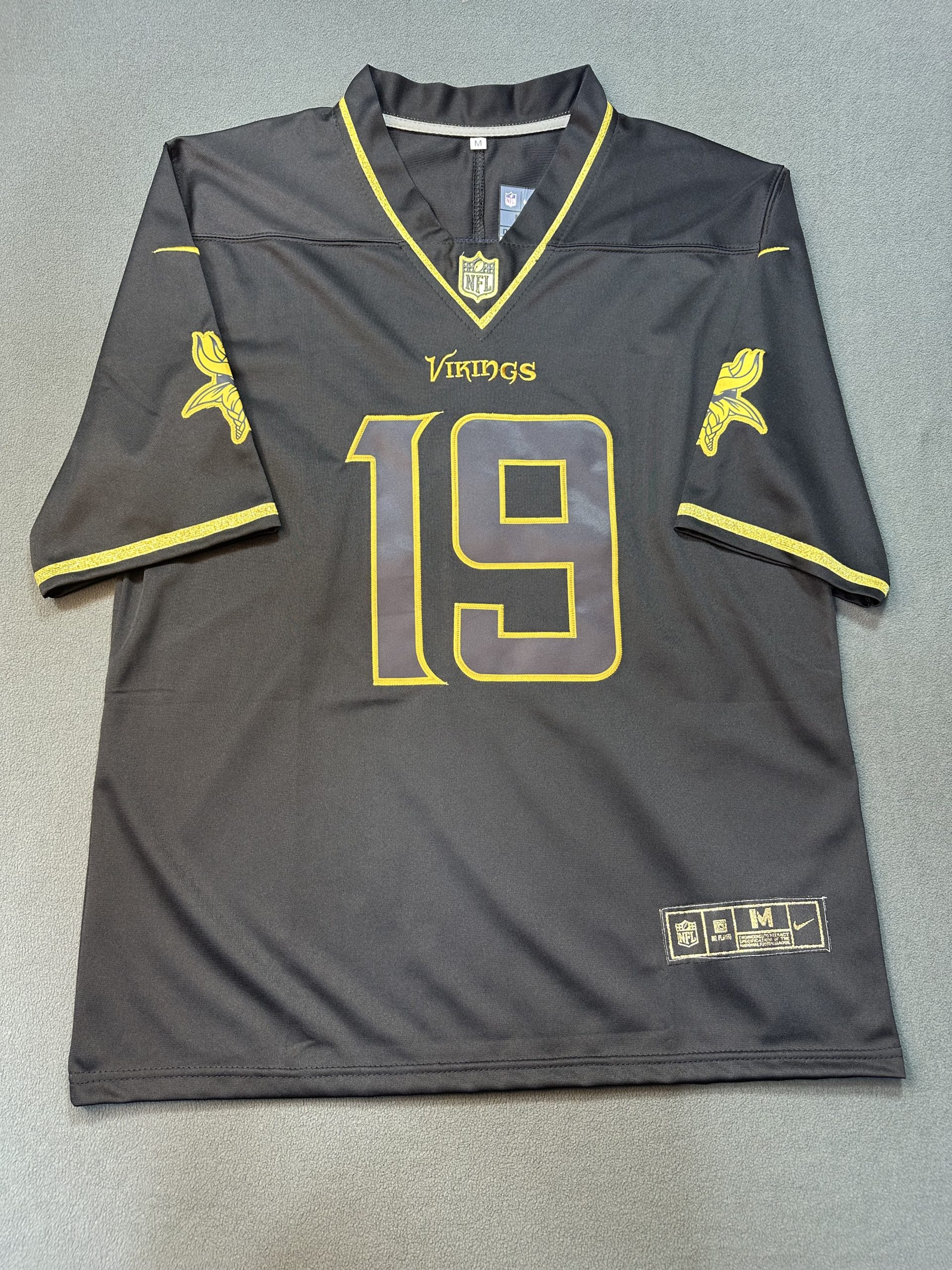 Camiseta Minnesota Vikings Thielen #19 Nike Negro - Vista frontal
