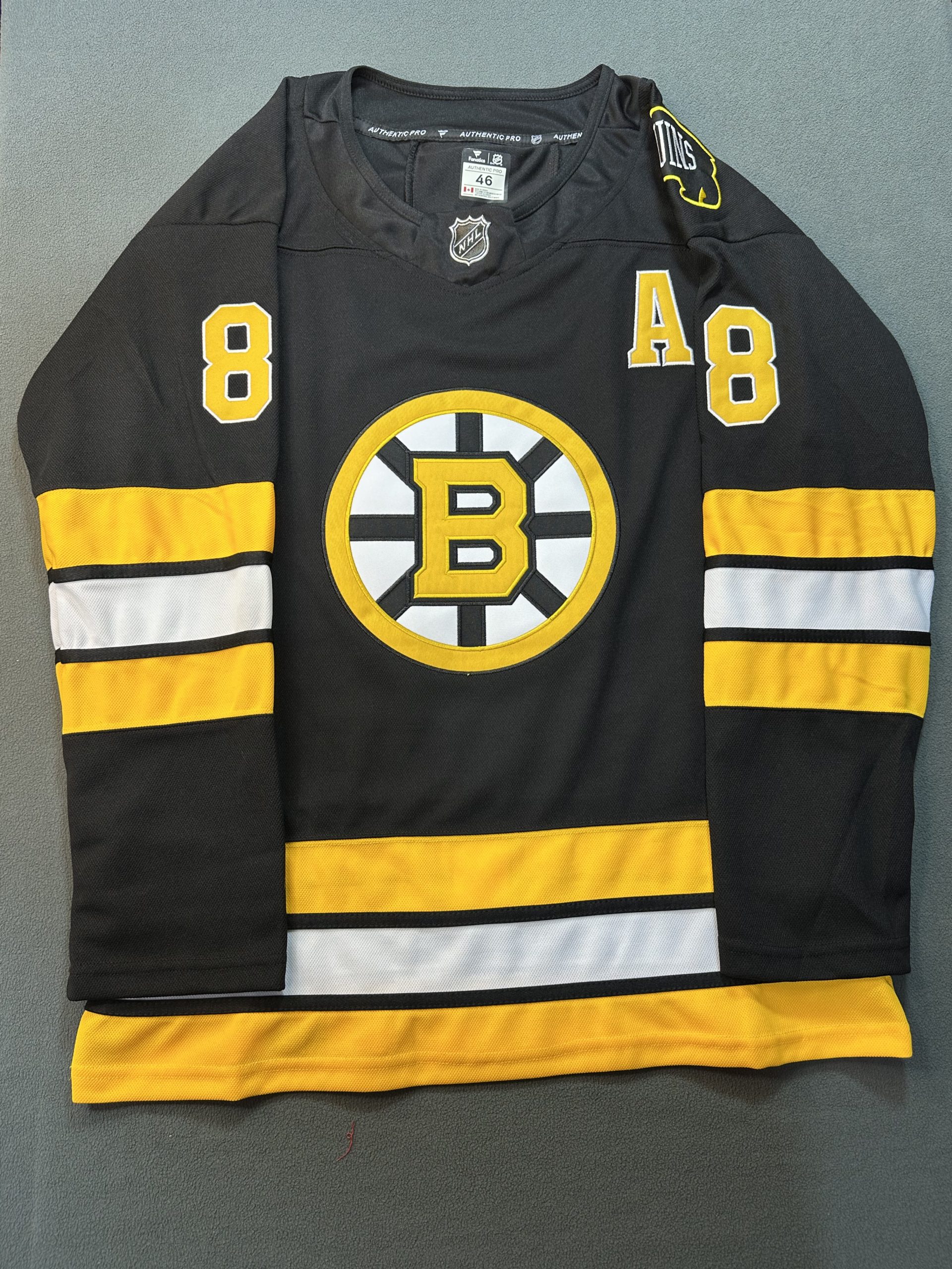 Camiseta Boston Bruins Pastrnak #88 Fanatics Negro - Vista frontal