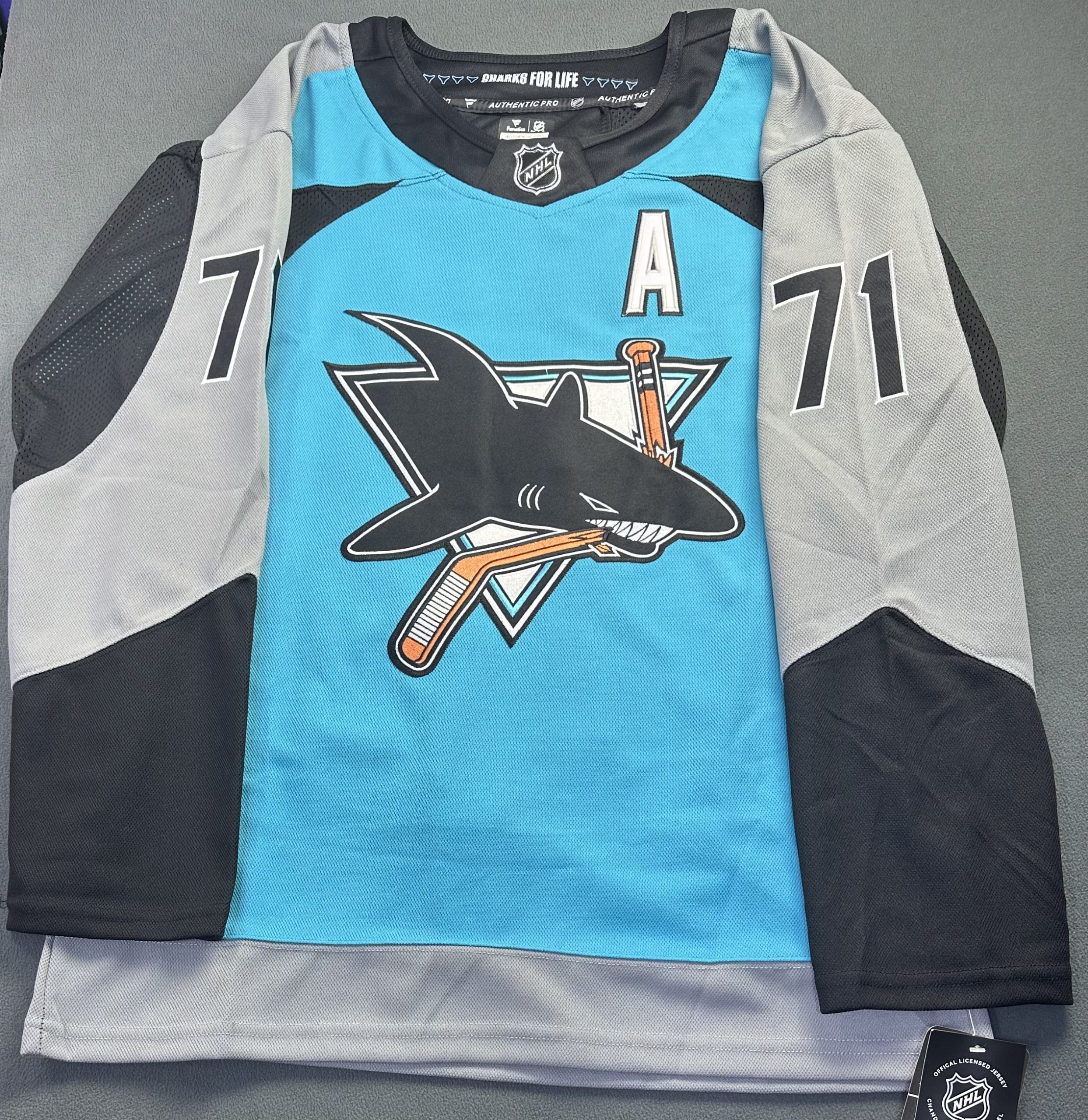 Camiseta San Jose Sharks Celebrini #71 Fanatics Celeste - Vista frontal