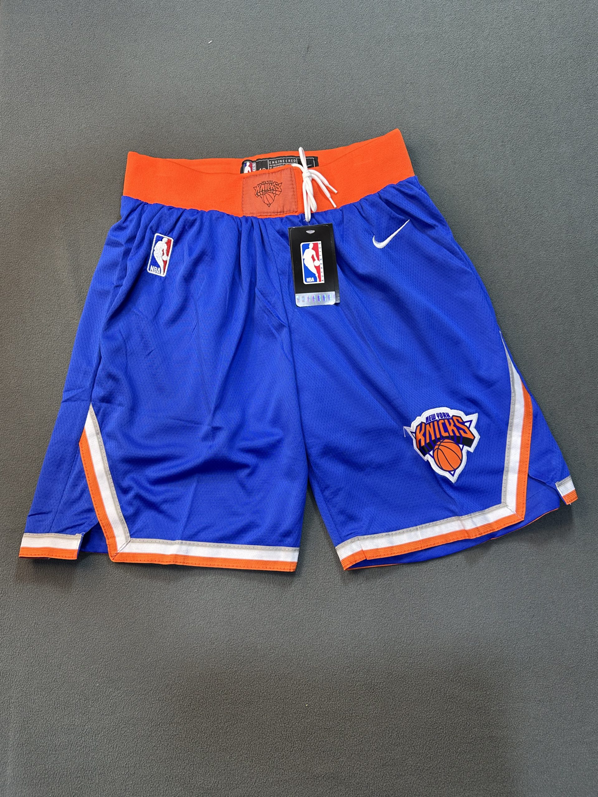 Short New York Knicks Nike Azul - Vista frontal Short NBA New York Knicks color azul marca Nike, vista frontal
